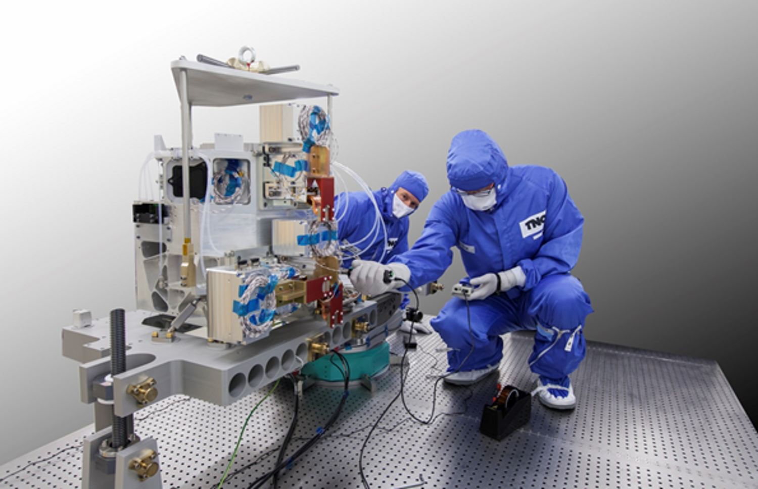 UVN spectrometer for TROPOMI during assembly in TNO cleanroom