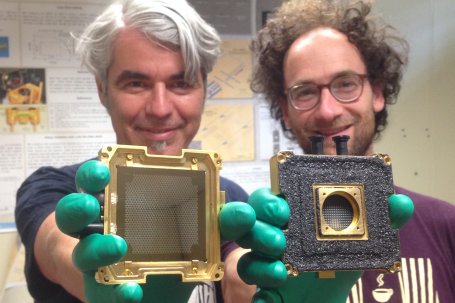 Juan Bueno and Jochem Baselmans, developing KID detector arrays. Credit: www.SRON.nl