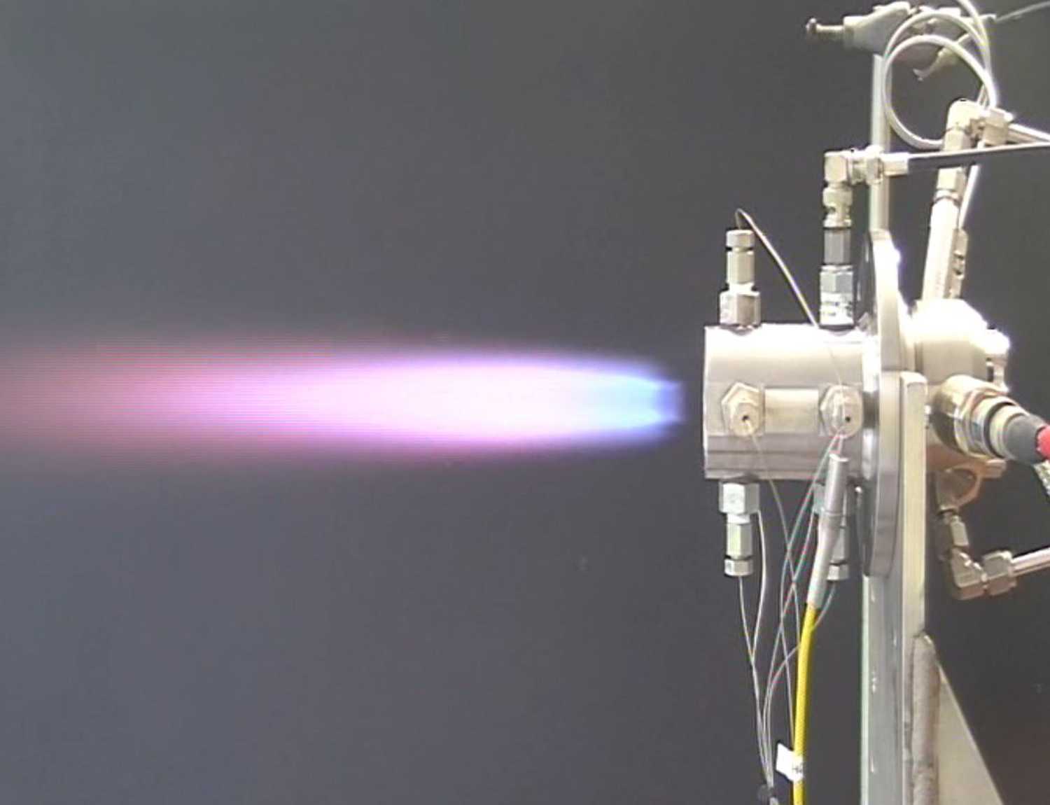 Development test of Ariane 6 Vinci igniter
